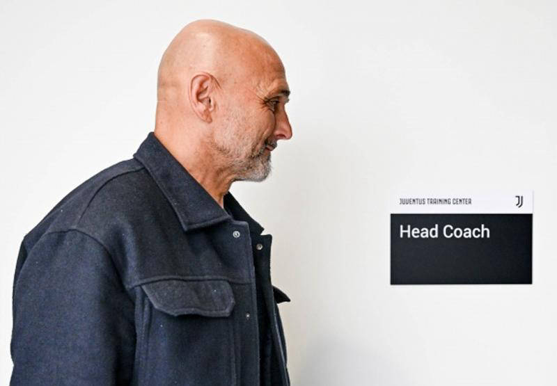 尤文图斯宣布新帅上任!曼联王朝的坍塌,再次被提起