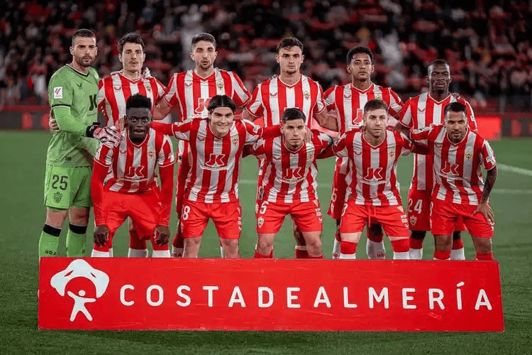 德甲争冠关键战:勒沃库森主场迎击斯图加特 不败金身能否延续